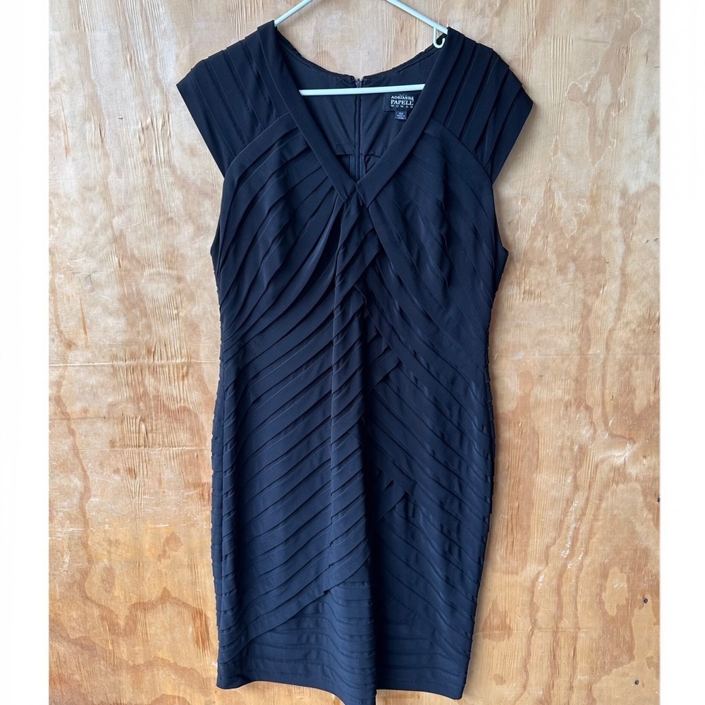Adrianna Papell Black V-Neck Short Sleeve Sheath Dress Cocktail Event Dress